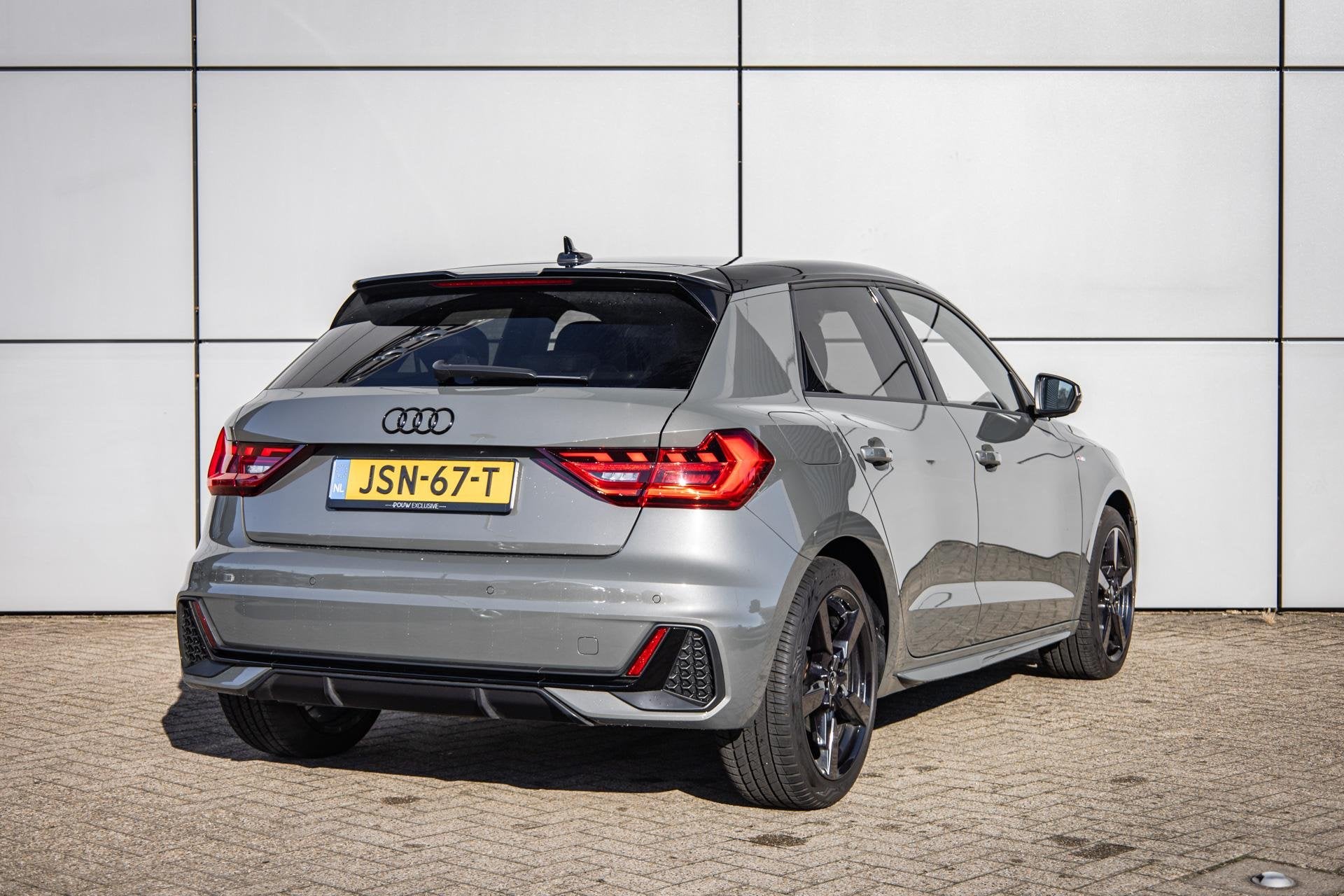 Audi A1 Sportback 25 TFSI 95pk S-tronic S Edition | Navigati, Auto's, Audi, A1, 95 pk, Leder en Stof, Origineel Nederlands