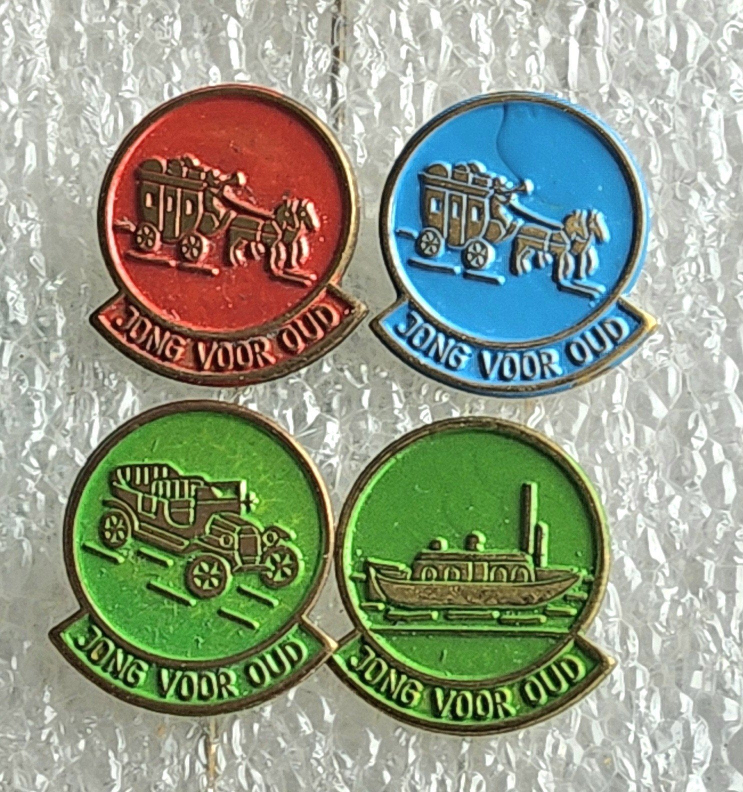 4 Speldjes 'Jong Voor Oud' met Vervoer Thema, Ophalen of Verzenden, Gebruikt, Transport, Speldje of Pin