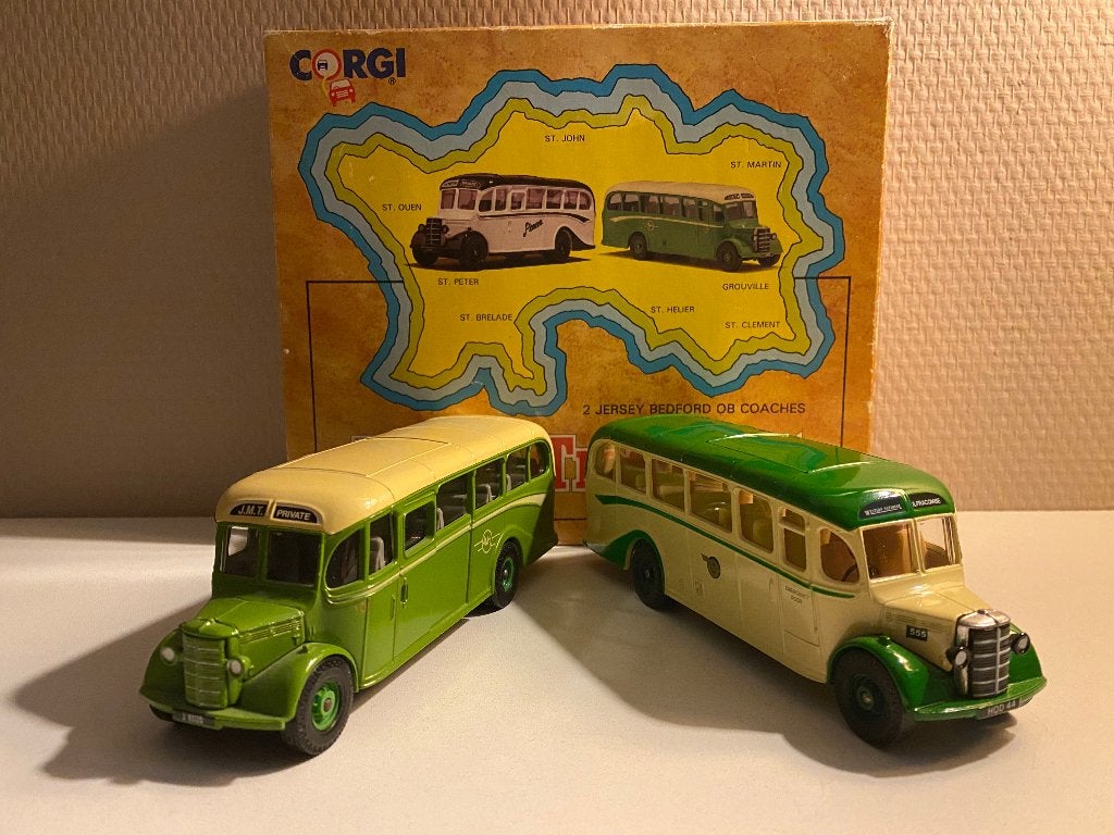 Corgi - J.M.T. Private & Western National Ilfracombe, Hobby en Vrije tijd, Modelauto's | 1:50, Ophalen of Verzenden, Nieuw, Bus of Vrachtwagen