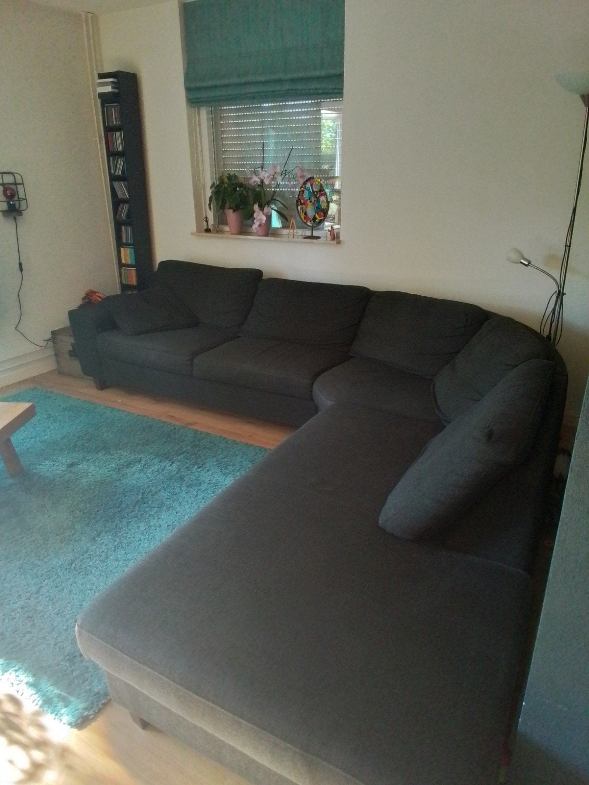 Comfortabele donkergrijze hoekbank, gratis, Ophalen, 250 tot 300 cm, Gebruikt, Hoekbank