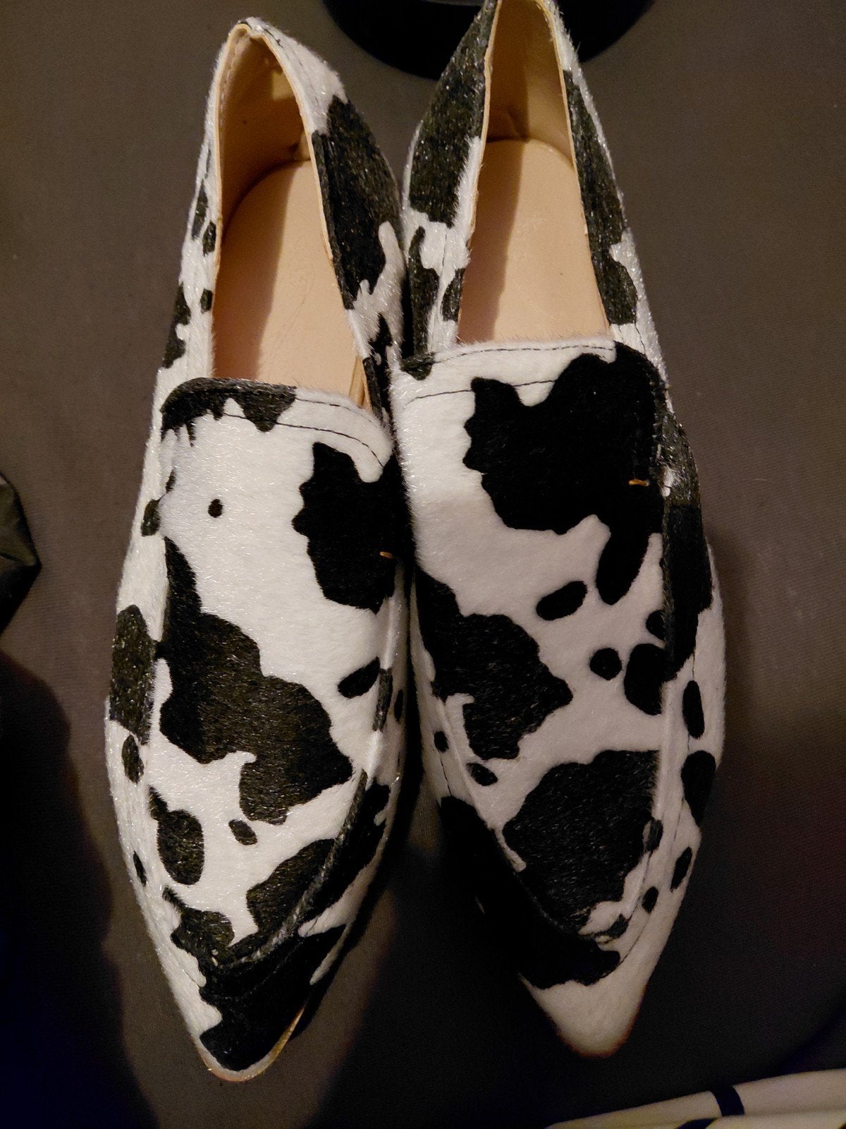 Nieuwe schoenen met koeienprint - Maat 40, Ophalen of Verzenden, Nieuw, Zwart, Instappers