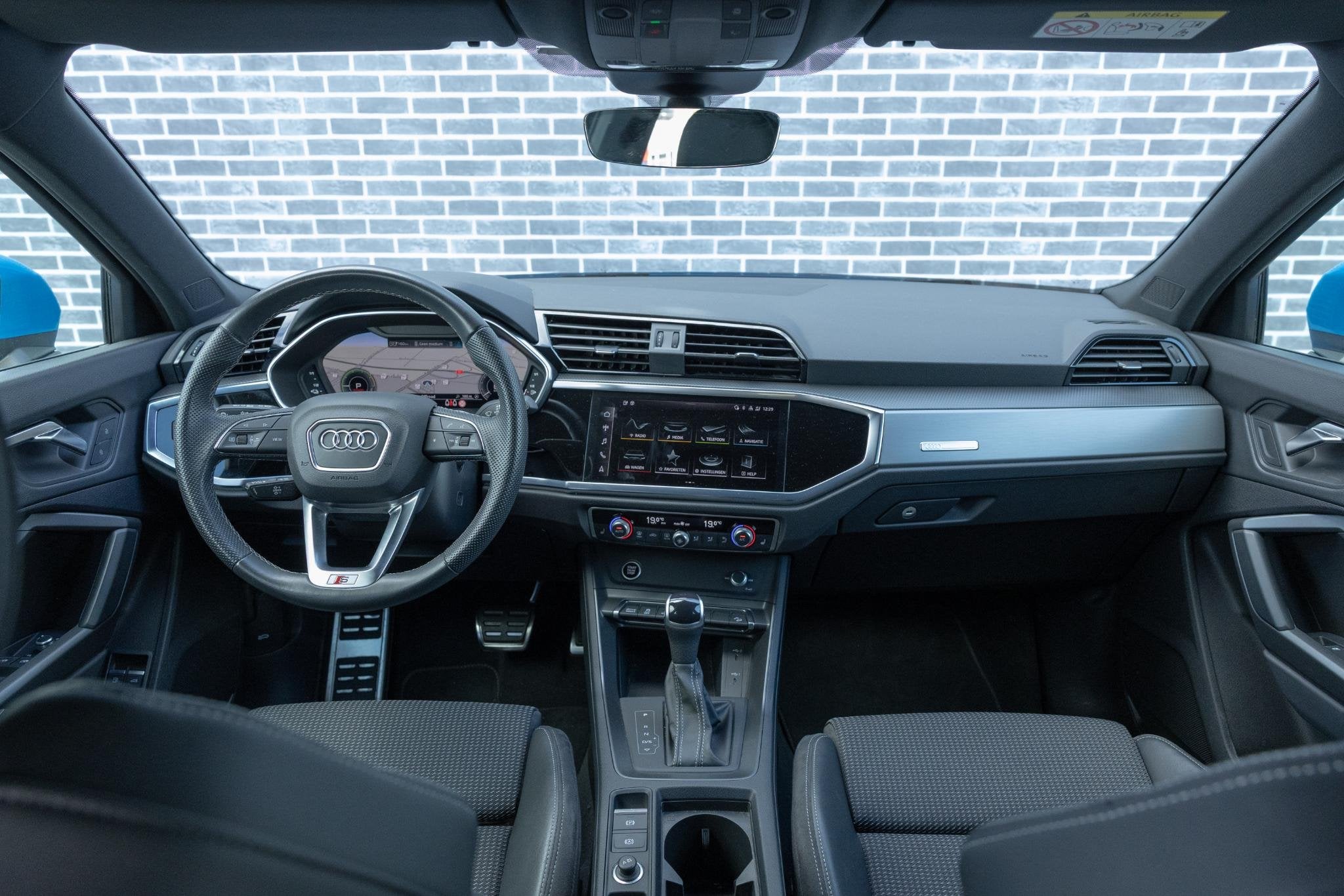 Audi Q3 Sportback 45 TFSI e S Edition | Plug-in Hybrid (PHEV, Auto's, Gebruikt, 150 pk, Blauw, Leder en Stof