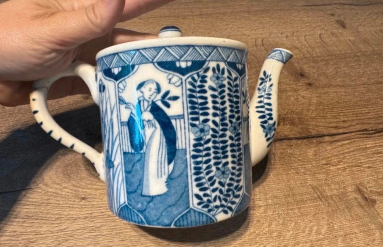 Antieke Mosa Lange Lijzen theepot, circa 1910, Ophalen of Verzenden