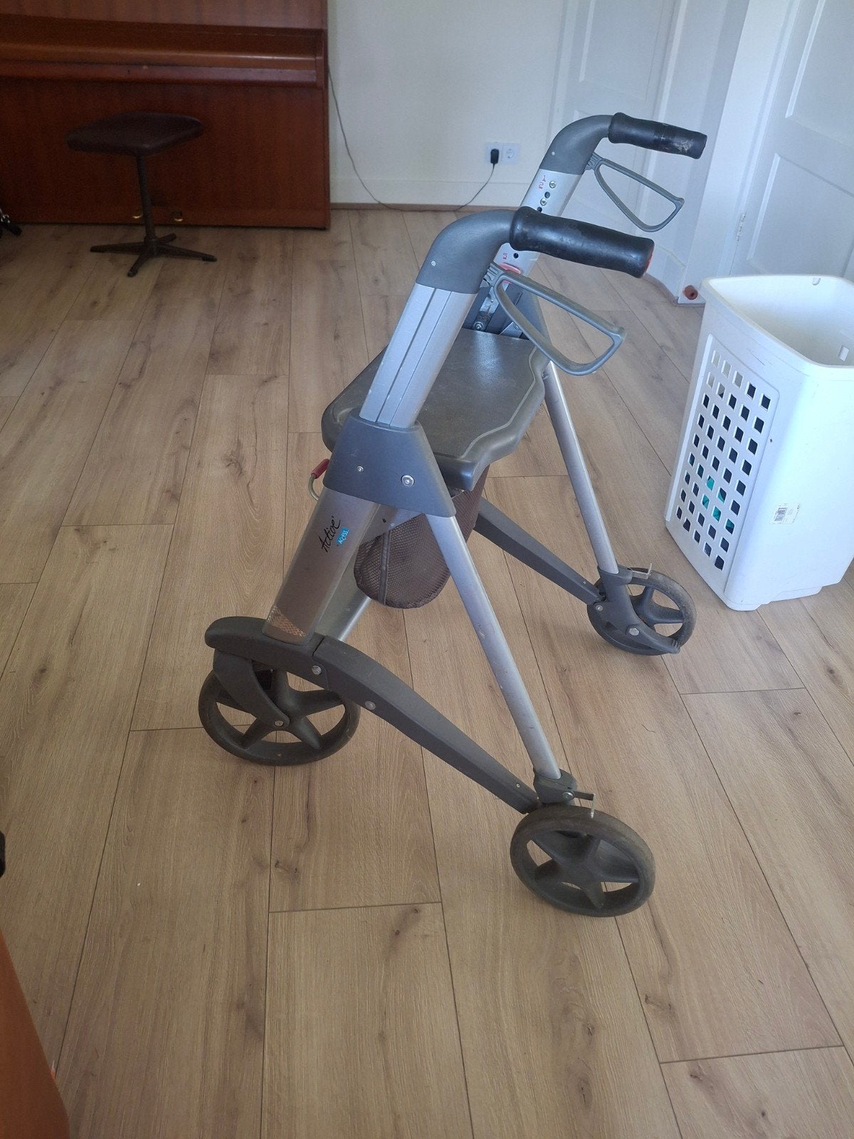 rollator active ( van ANWB), Diversen, Ophalen, Opvouwbaar, Gebruikt
