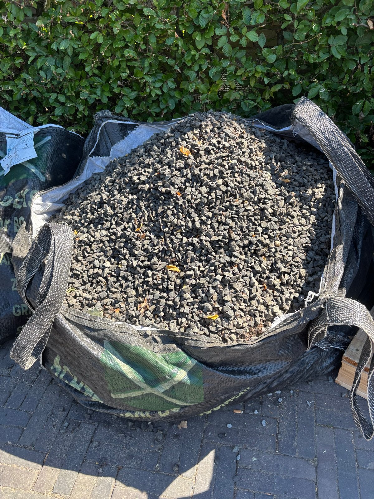 Basalt split (rond 0,5 kuub), Tuin en Terras, Grind, Keien en Split, Ophalen, Gebruikt, Antraciet, Split