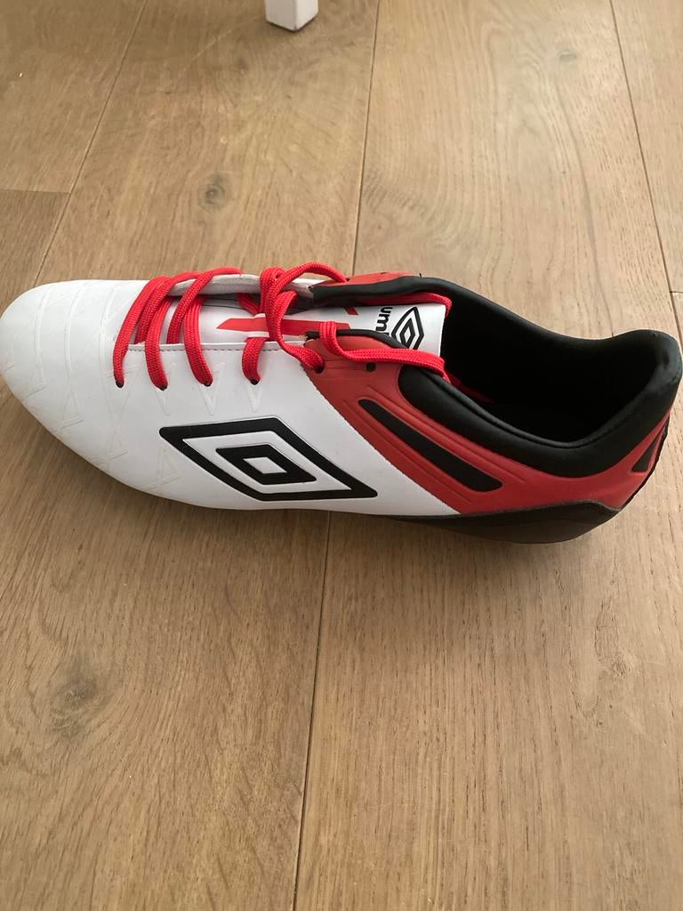 Umbro voetbalschoenen - Maat 44,5, Sport en Fitness, Voetbal, Ophalen of Verzenden, Nieuw, Schoenen