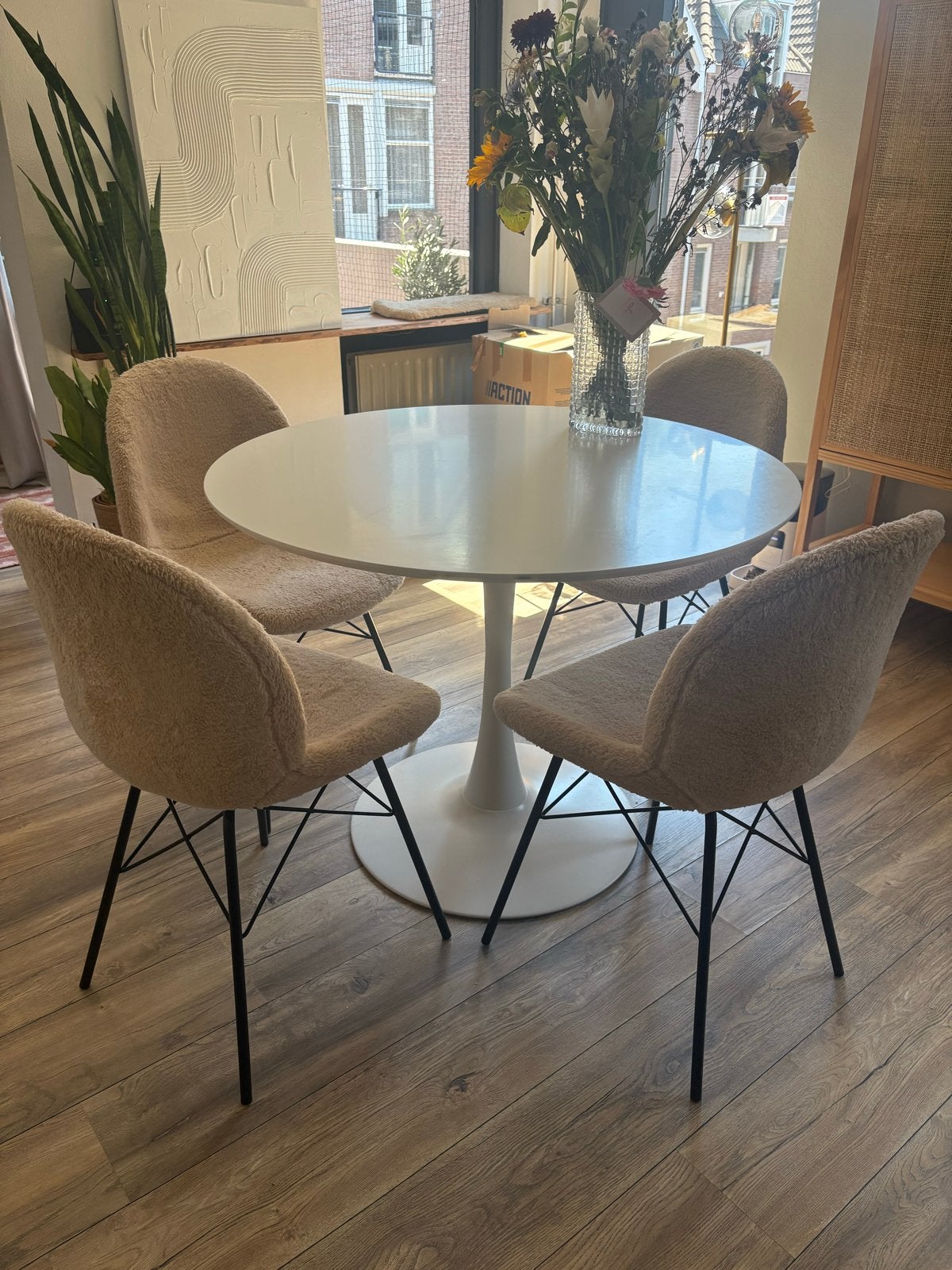 Eettafel (Jysk) met 4 stoelen (Xenos), Huis en Inrichting, Ophalen, Gebruikt, Rond, 50 tot 100 cm