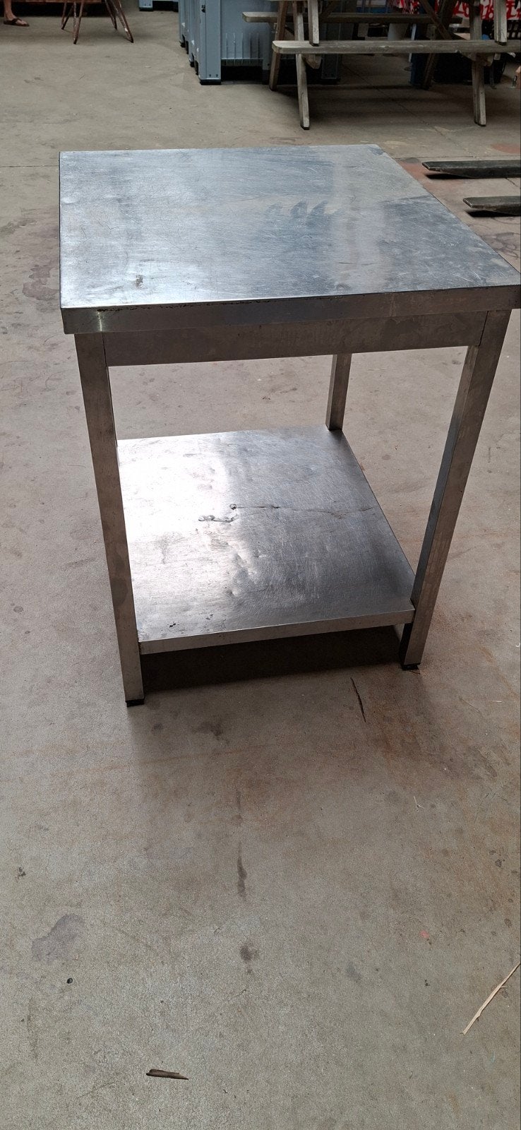 Metalen werktafel met opbergplank, Huis en Inrichting, Gebruikt, 50 tot 100 cm, Tot twee personen, Metaal