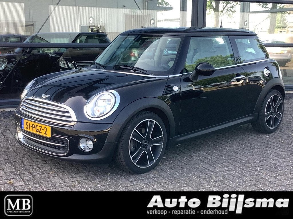 Mini Mini 1.6 Cooper Pepper, lederen bekleding, cruise contr, Voorwielaandrijving, Euro 5, 4 cilinders, 4 stoelen