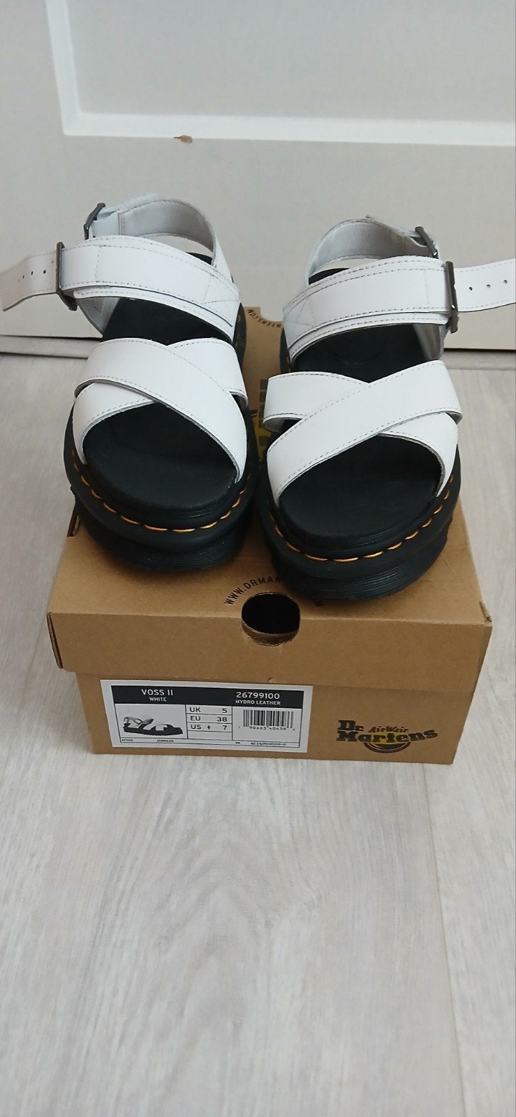 Nieuwe witte dr martens voss 2 sandalen mt 38, Ophalen of Verzenden, Nieuw