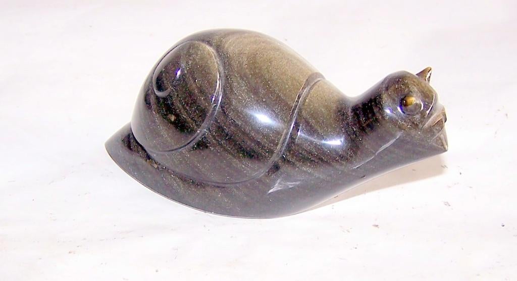 Prachtig stenen beeldje slak. L. 10,5 cm. Izgs., Ophalen of Verzenden, Zo goed als nieuw, Dier