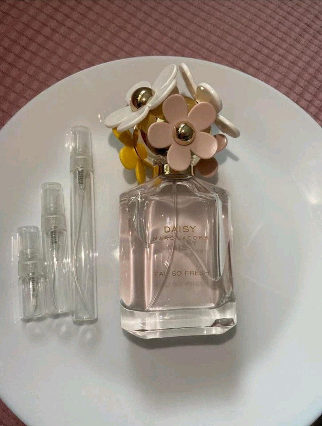 Sample - Marc Jacobs Daisy Eau So Fresh, Sieraden, Tassen en Uiterlijk, Ophalen of Verzenden, Nieuw