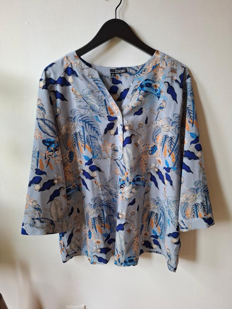 Norah blouse met tropische print - Maat 46, Blauw, Maat 46/48 (XL) of groter, Ophalen of Verzenden, Zo goed als nieuw
