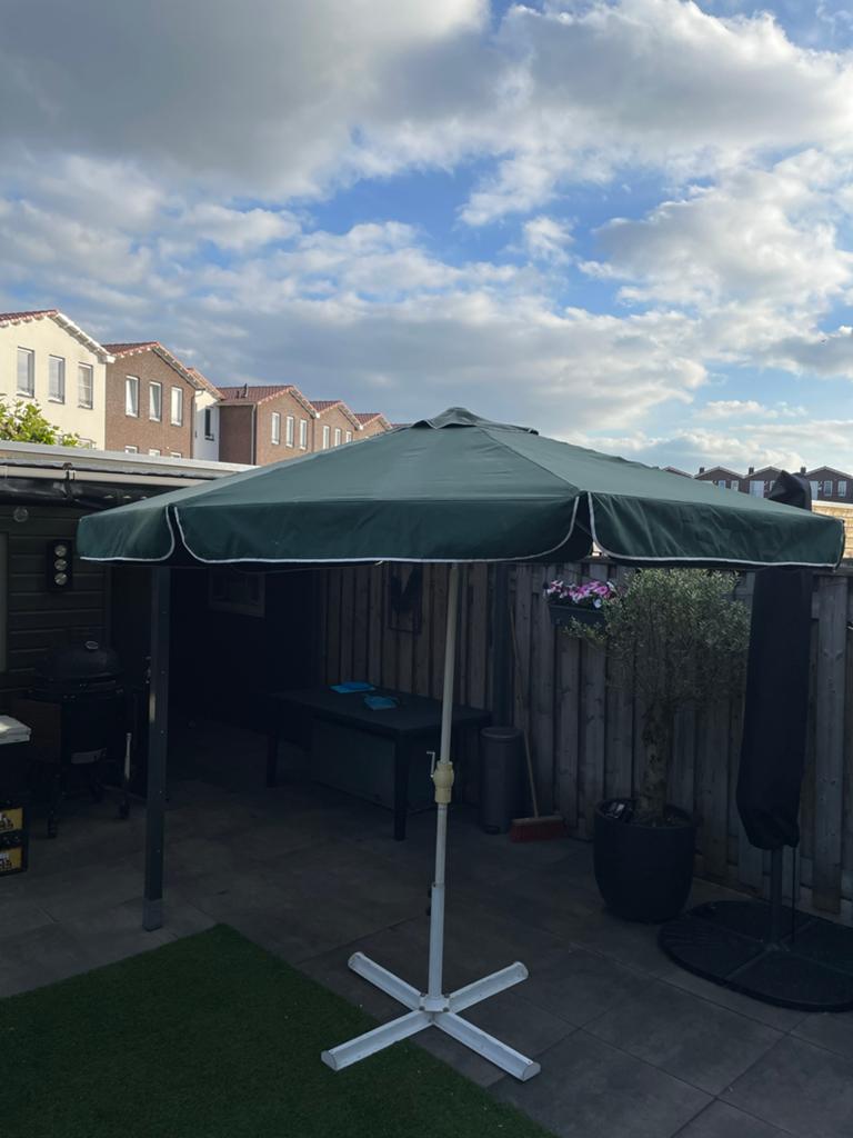 Groene parasol 300cm met voet, Ophalen, Gebruikt, Kantelbaar, 2 tot 3 meter