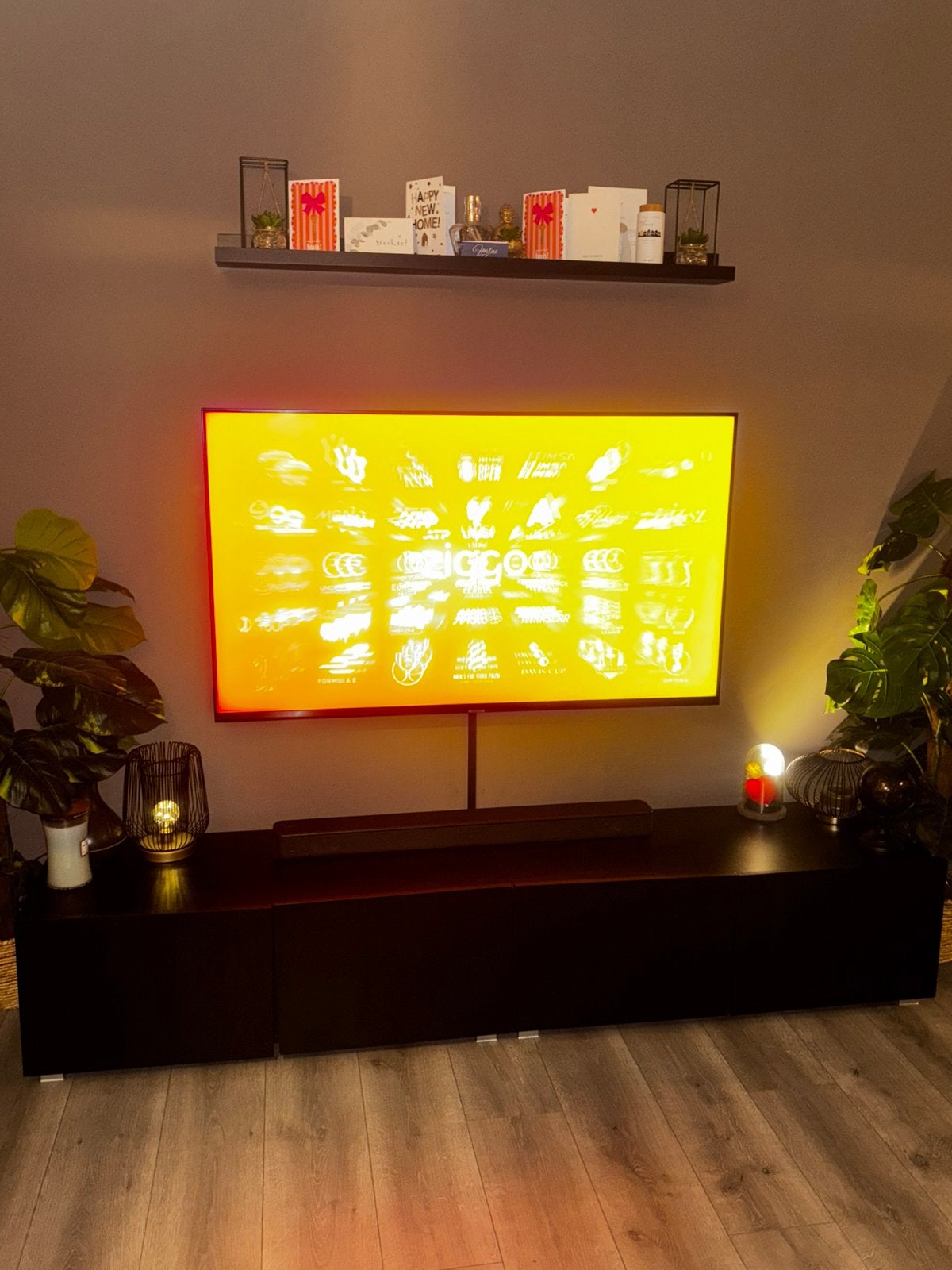 Zwart TV-meubel IKEA met opbergruimte, Ophalen, 150 tot 200 cm, Zo goed als nieuw, Minder dan 100 cm