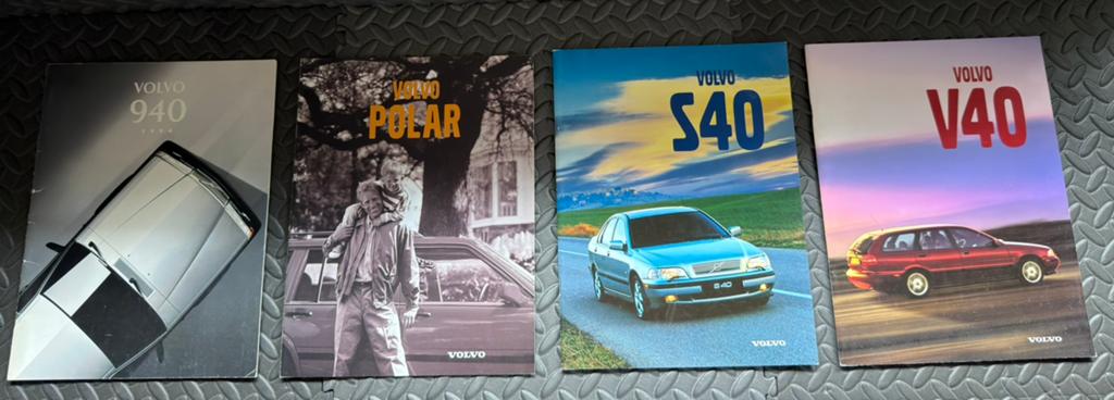 9 originele Volvo brochures (940, C70, V70, S40, S80 e.a.), Auto diversen, Handleidingen en Instructieboekjes, Ophalen of Verzenden