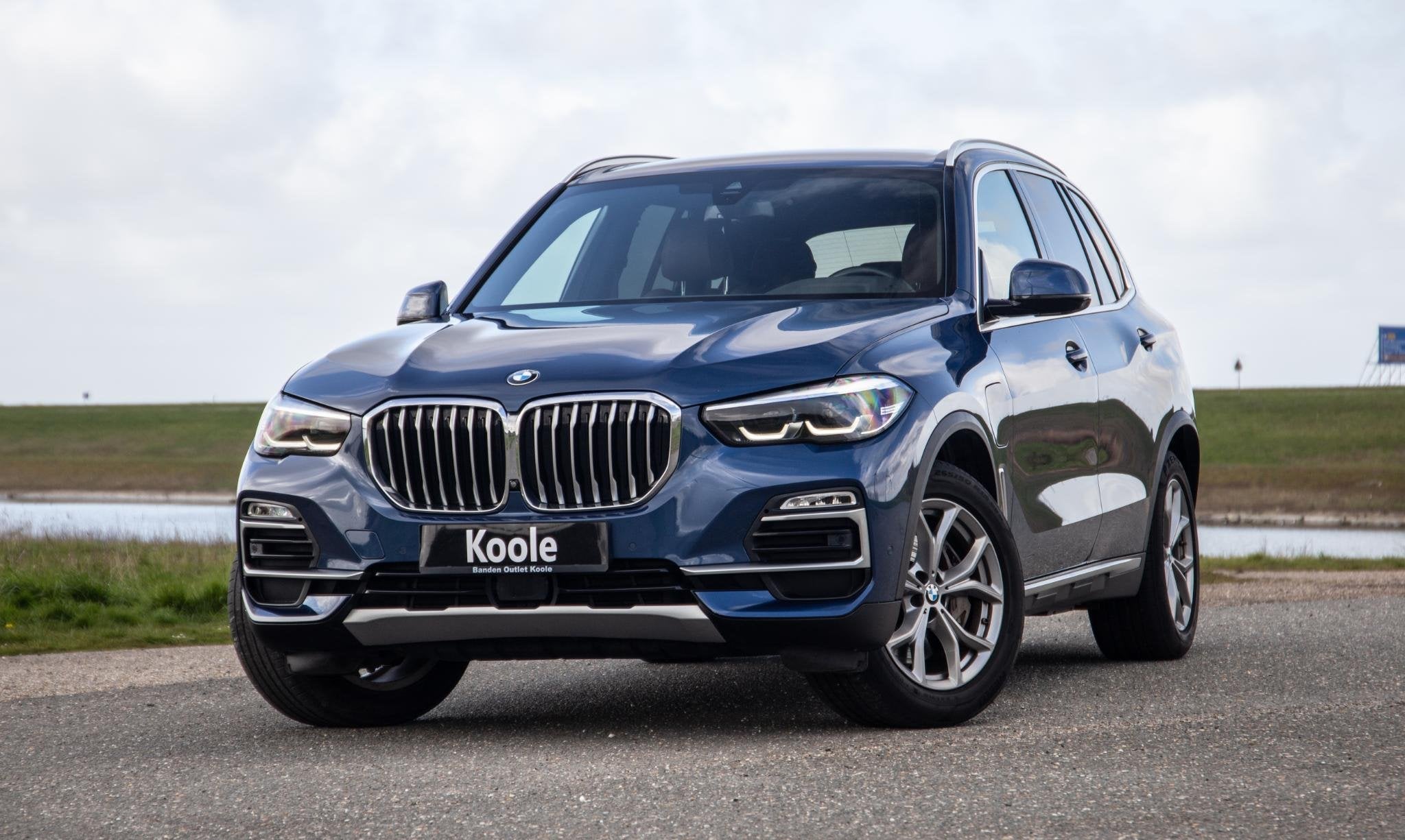 BMW X5 xDrive45e Executive 360 CAMERA / BRUIN LEER / LED / K, Automaat, Gebruikt, 394 pk, Blauw