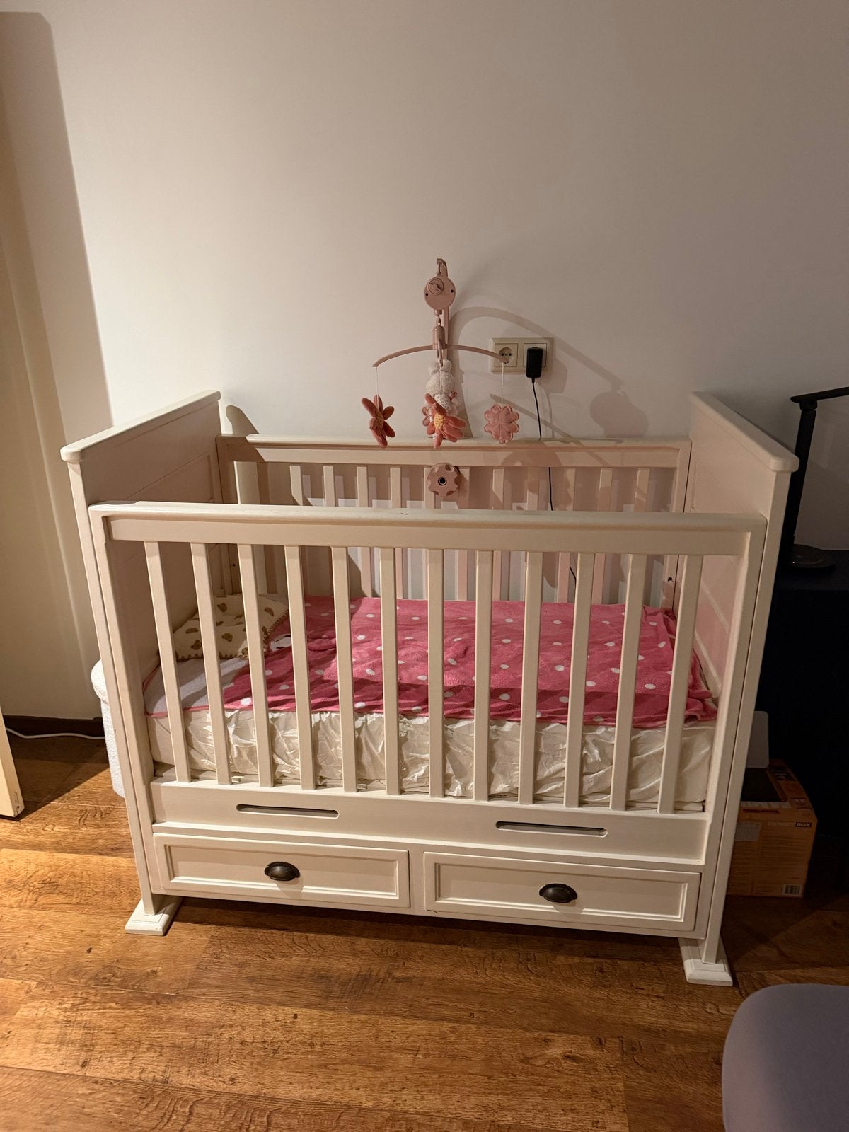 Commode en meegroeibedje voor babykamer, Kinderen en Baby's, Kinderkamer | Commodes en Kasten, Zo goed als nieuw, Commode, 90 tot 105 cm