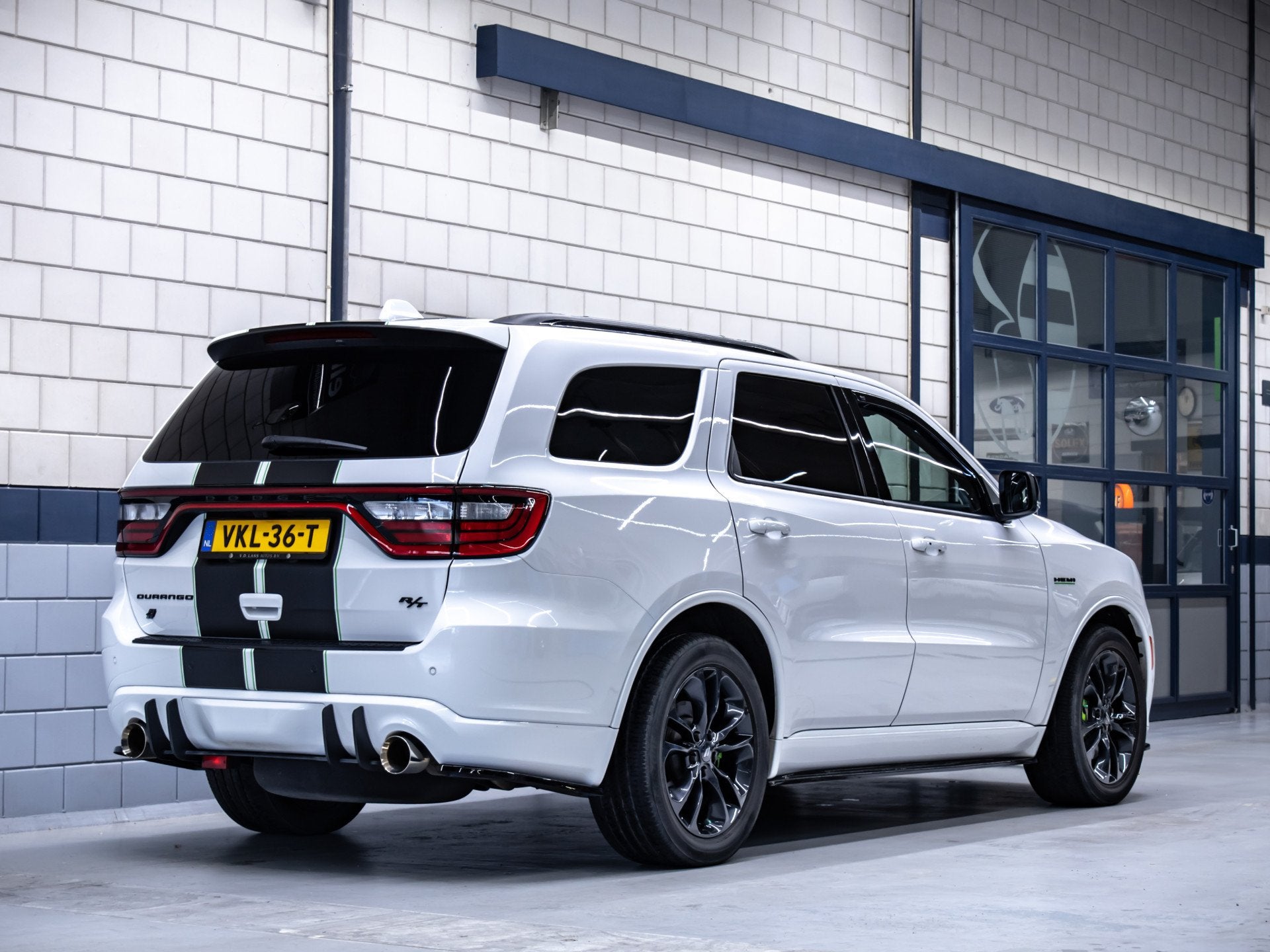 Dodge DURANGO R/T | 5.7L V8 | Grijs kenteken | Prins LPG, Auto's, Gebruikt, 5654 cc, Wit, Bedrijf