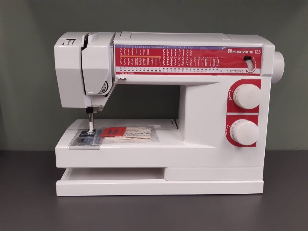 Husqvarna type 123 naaimachine, Ophalen of Verzenden, Gebruikt, Naaimachine, Husqvarna