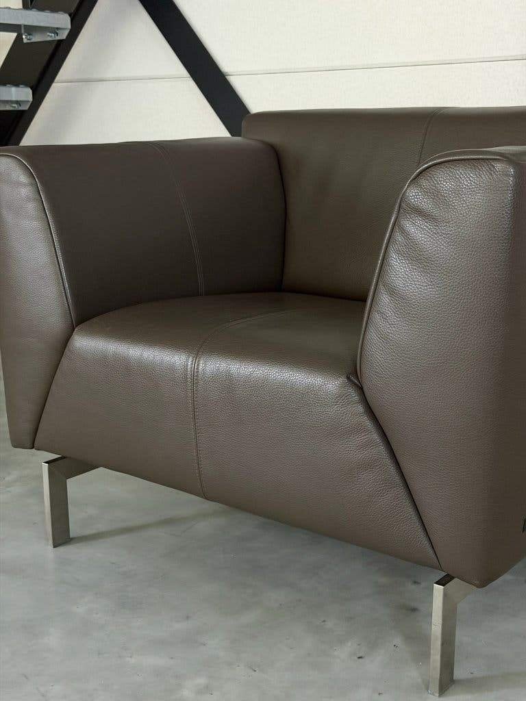 Rolf Benz Linea fauteuil - taupe bruin leer, Huis en Inrichting, Ophalen, Info@rolf-benz.com, Rolf Benz GmbH & Co. KG, Haiterbacher Str. 104, 72202 Nagold, Duitsland