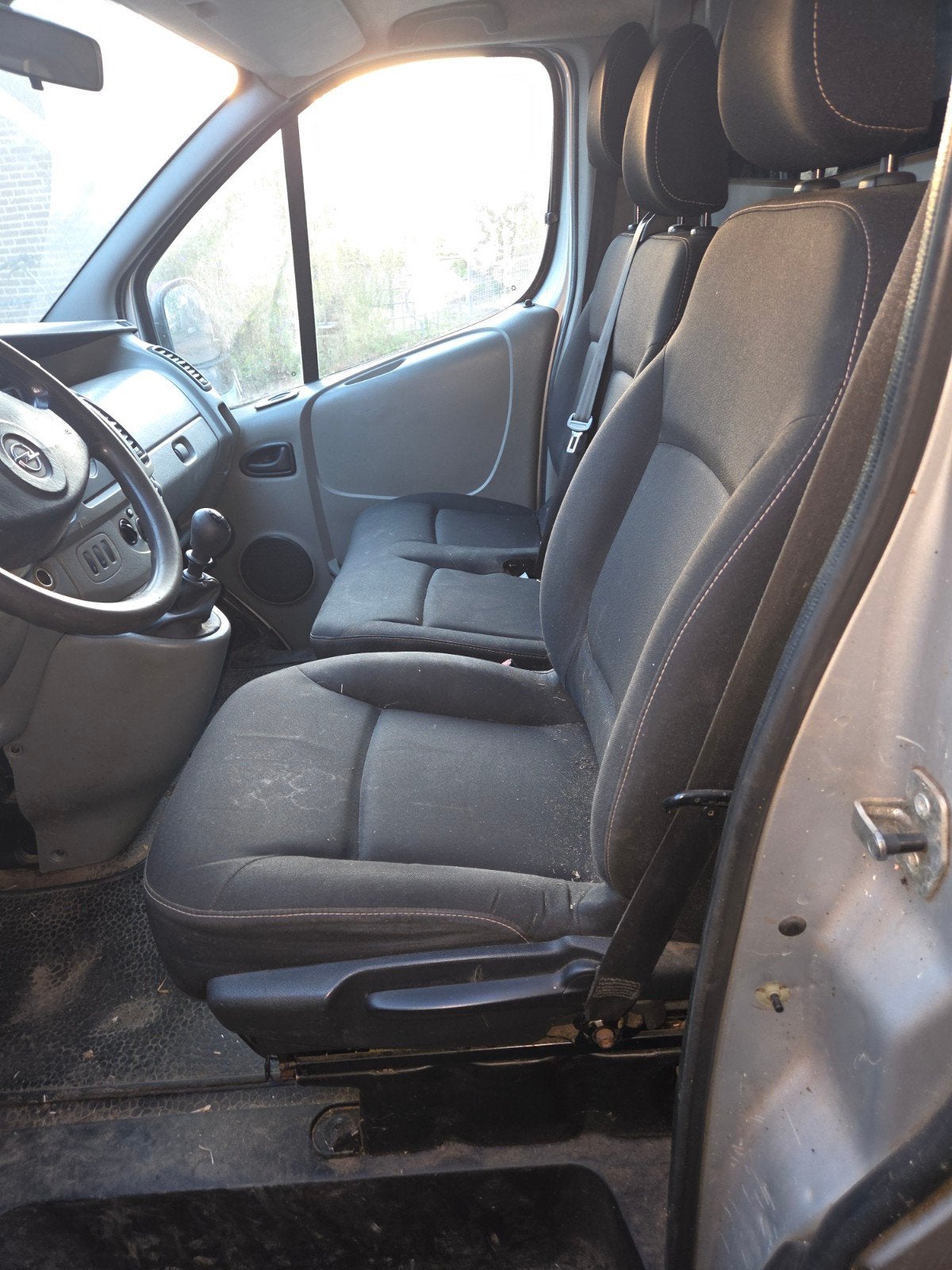 Bestuurdersstoel en bijrijdersbank opel vivaro, Auto-onderdelen, Ophalen, Gebruikt, Overige automerken