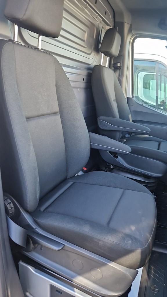 nette bijrijdersstoel met armleuning sprinter 907/910, Auto-onderdelen, Interieur en Bekleding, Ophalen, Gebruikt, Volkswagen