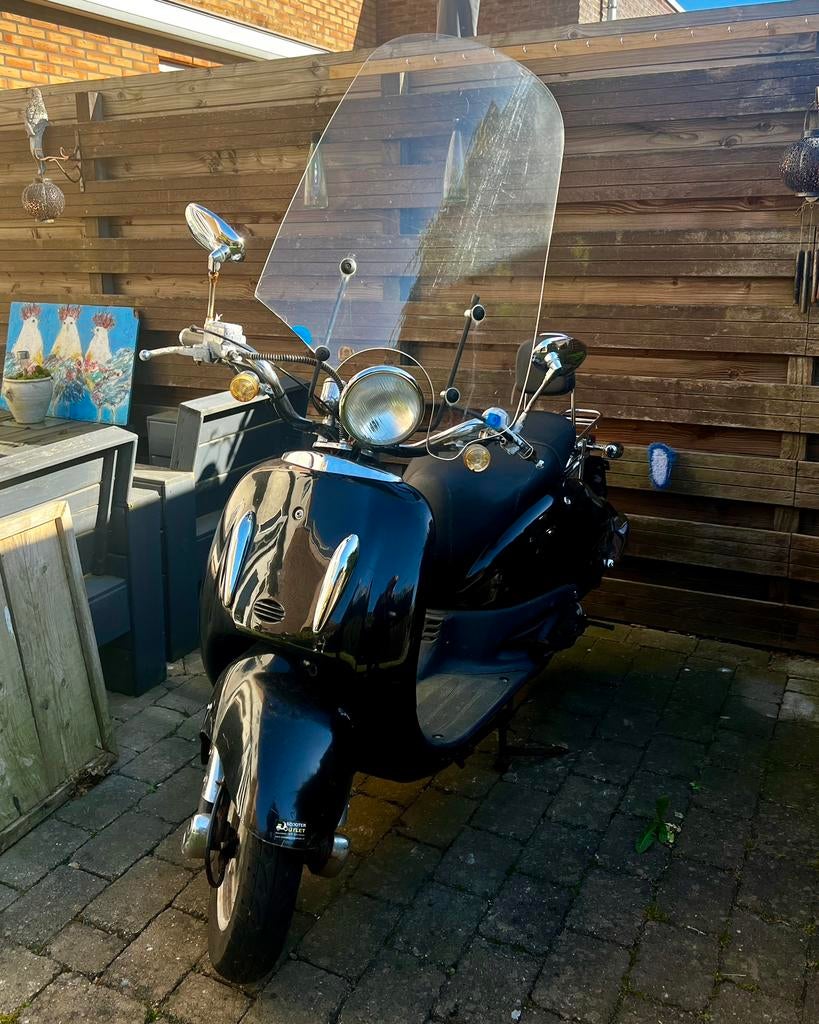 AMG Retro scooter zwart – opknapper of onderdelen, Ophalen, Maximaal 45 km/u, Benzine