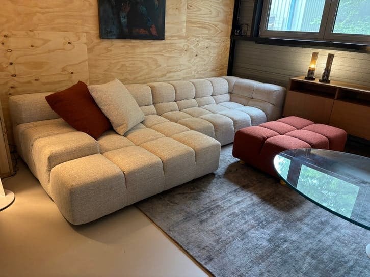 B&B Italia Tufty Time 2026 stof cat. Extra Listprice €12.000, Huis en Inrichting, Banken | Voetenbanken en Poefen, 125 cm of meer