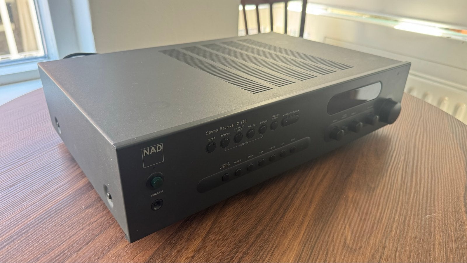 NAD C 730 Stereo Receiver (incl. orginele afstandsbediening)