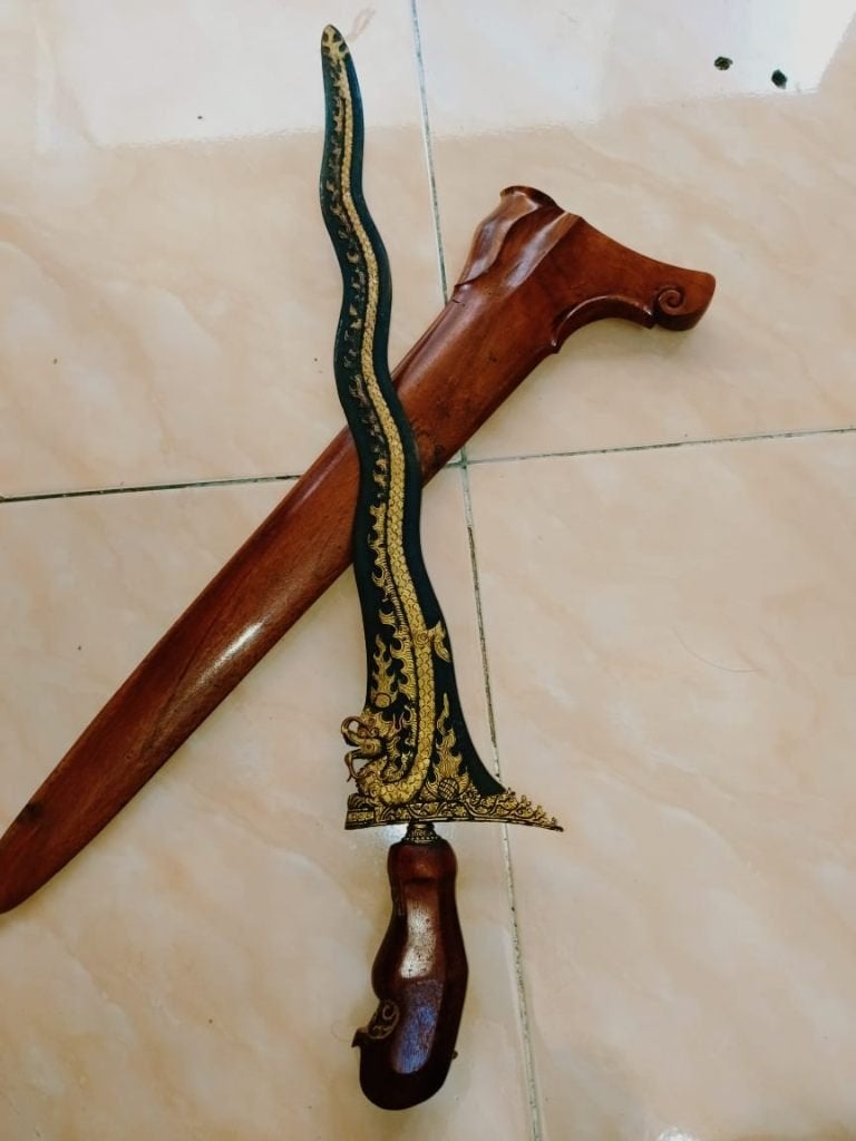 Keris Naga Liong 7 Luk Kinatah Goud Imposante Kling SVA01, Antiek en Kunst, Kunst | Niet-Westerse kunst, Wapen, Verzenden, Overige materialen