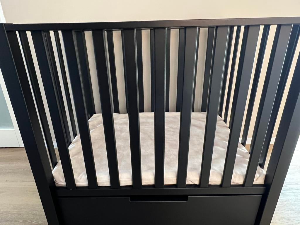 Europe Baby Mees Box - Mat zwart, Ophalen, Gebruikt, In hoogte verstelbaar