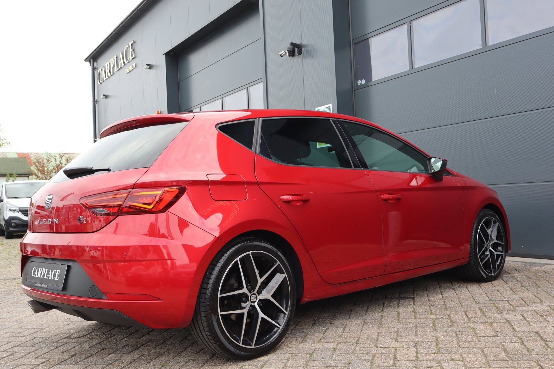 Seat Leon 1.5 TSI FR Business Intense-Automaat, Auto's, Dealer onderhouden, Euro 6, 4 cilinders, 150 pk