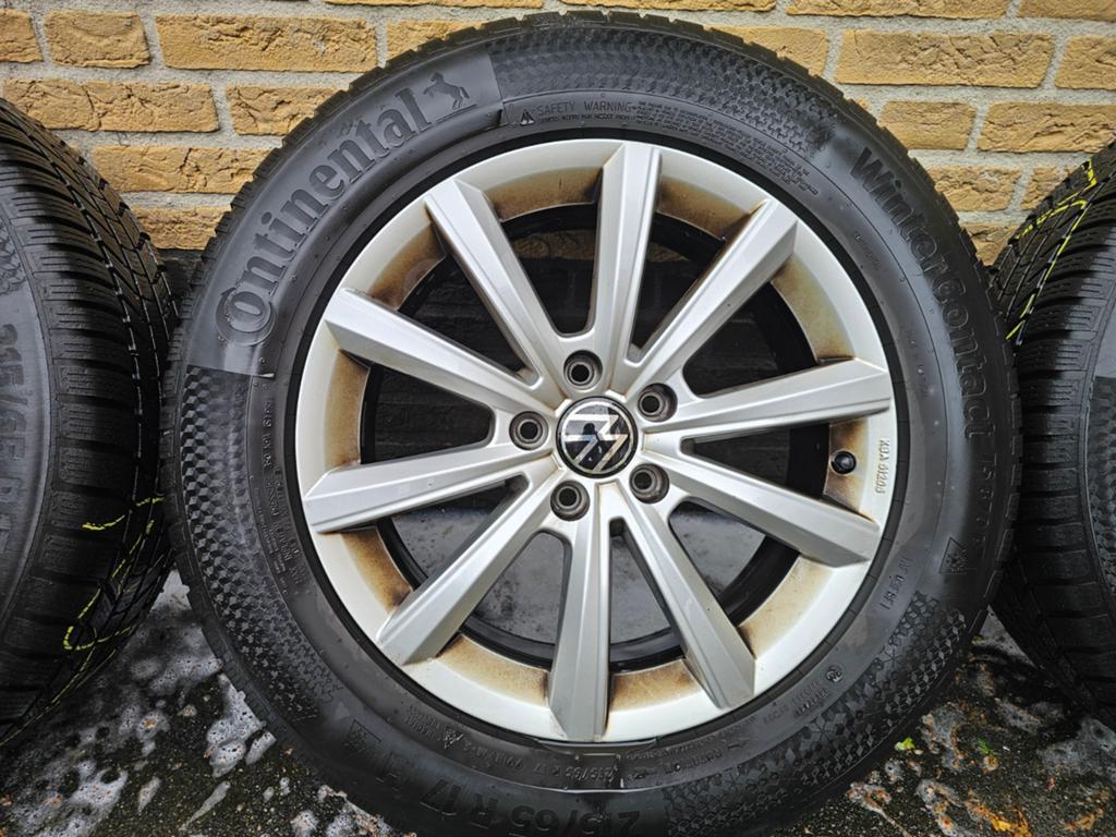 Vw Tiguan (2022) winterbanden op originele velgen, Auto-onderdelen, Banden en Velgen, Ophalen, Banden en Velgen, 17 inch, Winterbanden