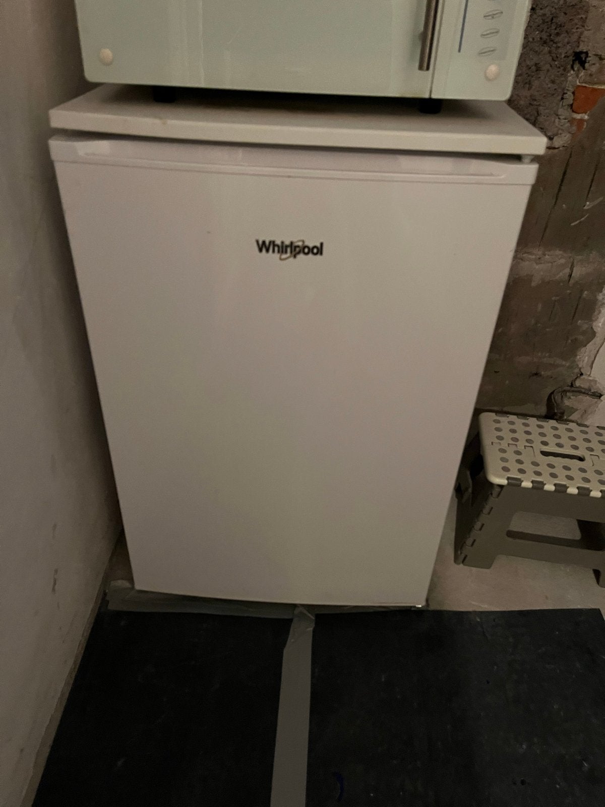Whirlpool Koelkast - Compact en Efficiënt, 75 tot 100 liter, 45 tot 60 cm, Ophalen, 85 tot 120 cm