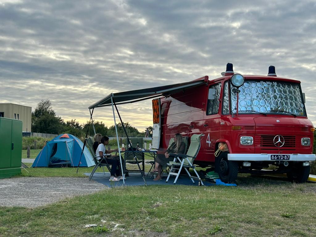 Brandweer camper Mercedes-Benz L409, Chemisch toilet, Buscamper of Camperbus, Handgeschakeld, Particulier