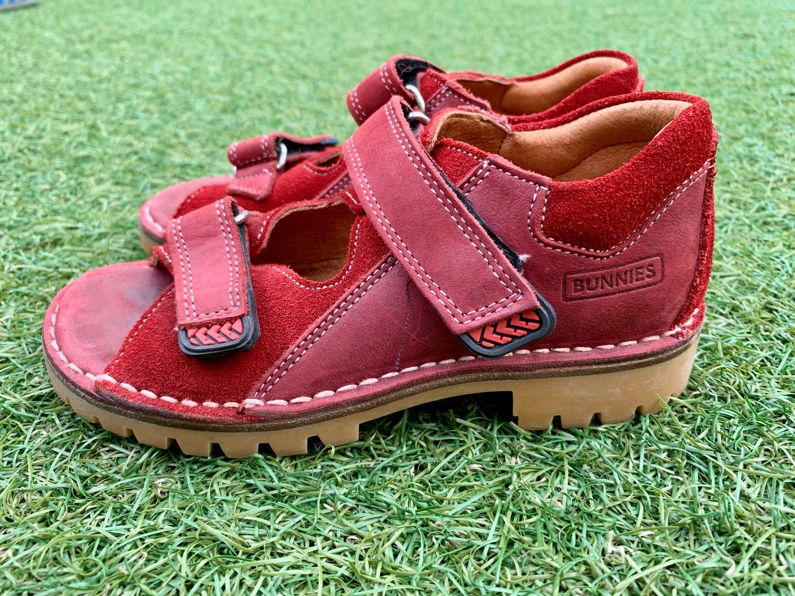 TE KOOP: rode leren sandalen maat 29 Bunnies ZGAN, Jongen of Meisje, Overige typen, Ophalen of Verzenden, Zo goed als nieuw
