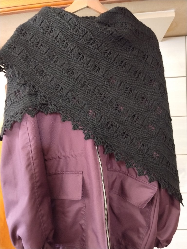 Omslagdoek handgemaakt, Kleding | Dames, Maat 42/44 (L), Ophalen of Verzenden, Sjaal, Onbekend