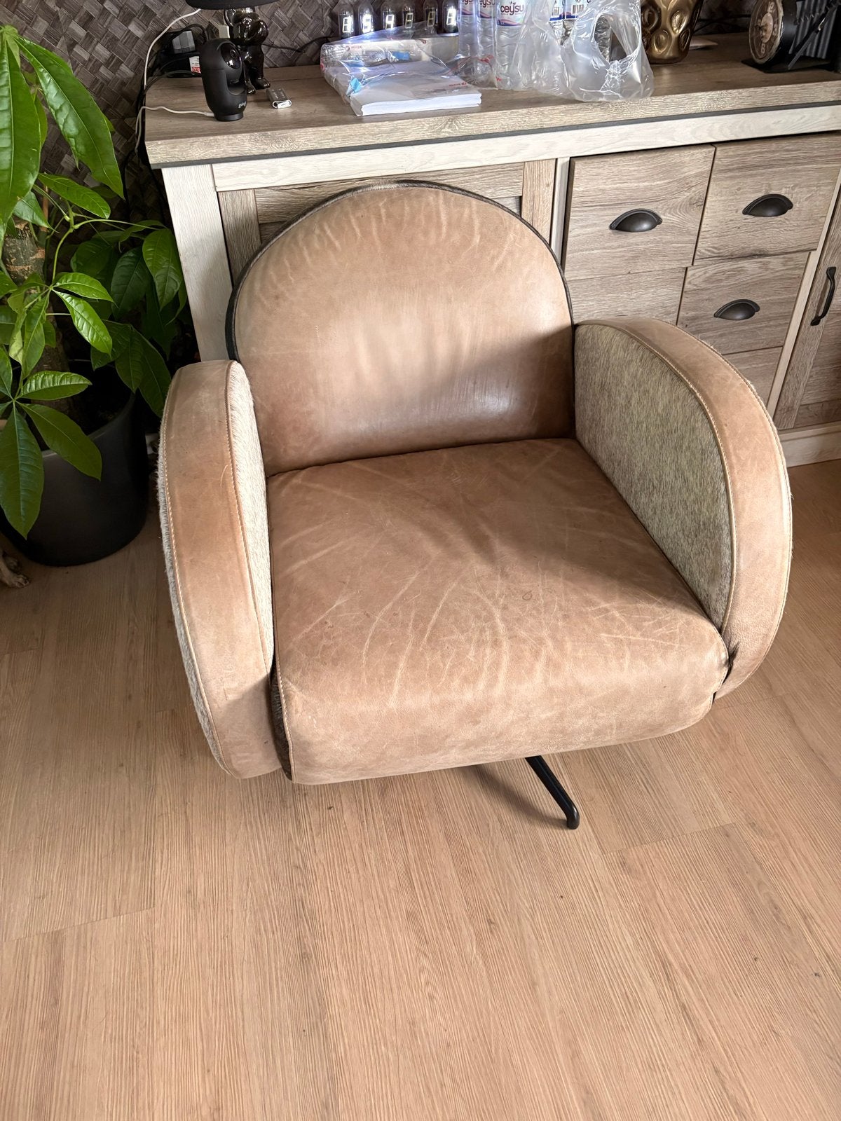 Designstoel met leder en huidleder, draaipoot - Eindhoven, Huis en Inrichting, Stoelen, Ophalen, Gebruikt, Overige kleuren, Leer