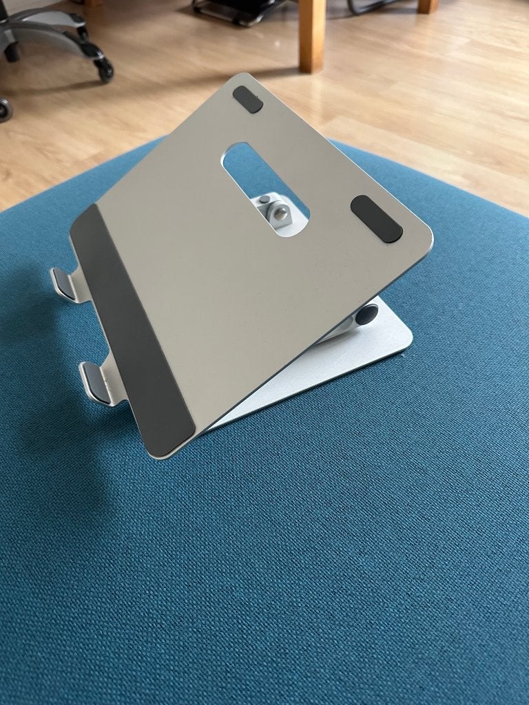 laptopstandaard, Computers en Software, Ophalen of Verzenden, Zo goed als nieuw, In hoogte verstelbaar