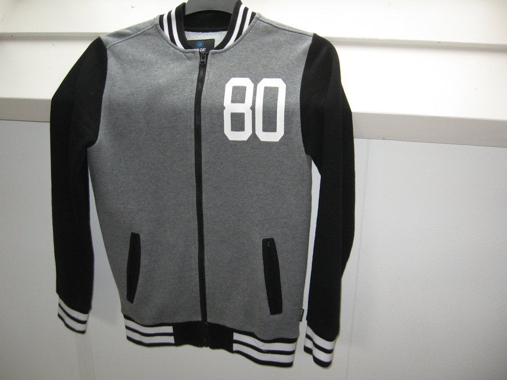 nw leuke stoere jongen vest jas coolcat XS m print €20.-, Kinderen en Baby's, Kinderkleding | Maat 176, Ophalen of Verzenden, Nieuw