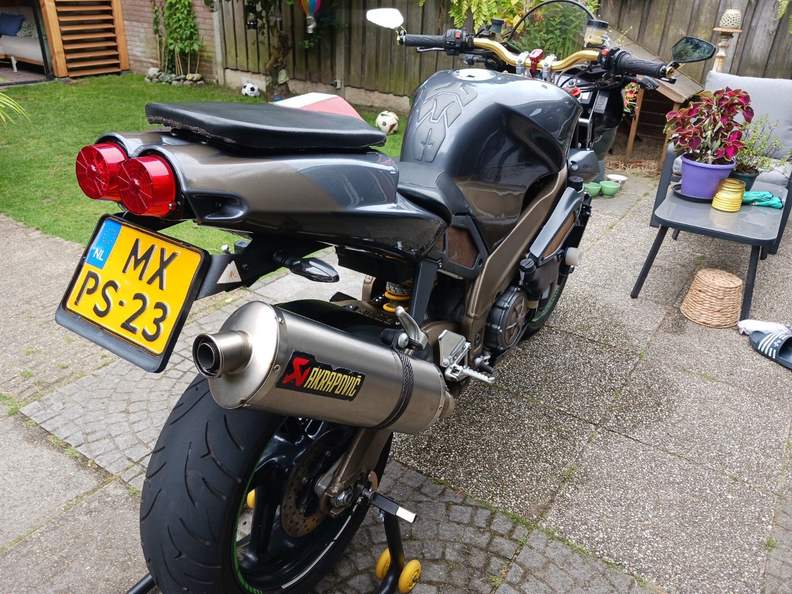 Aprilia Tuono RSV 1000 R - Krachtige Naked Bike, Particulier