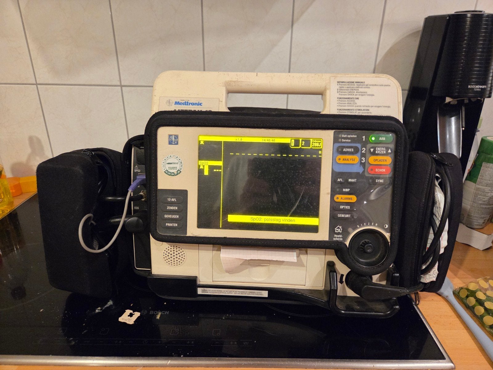 lifepak 12 Defibrillator ambulance ehbo defibrilator AED, Gebruikt, ., Ophalen of Verzenden, .
