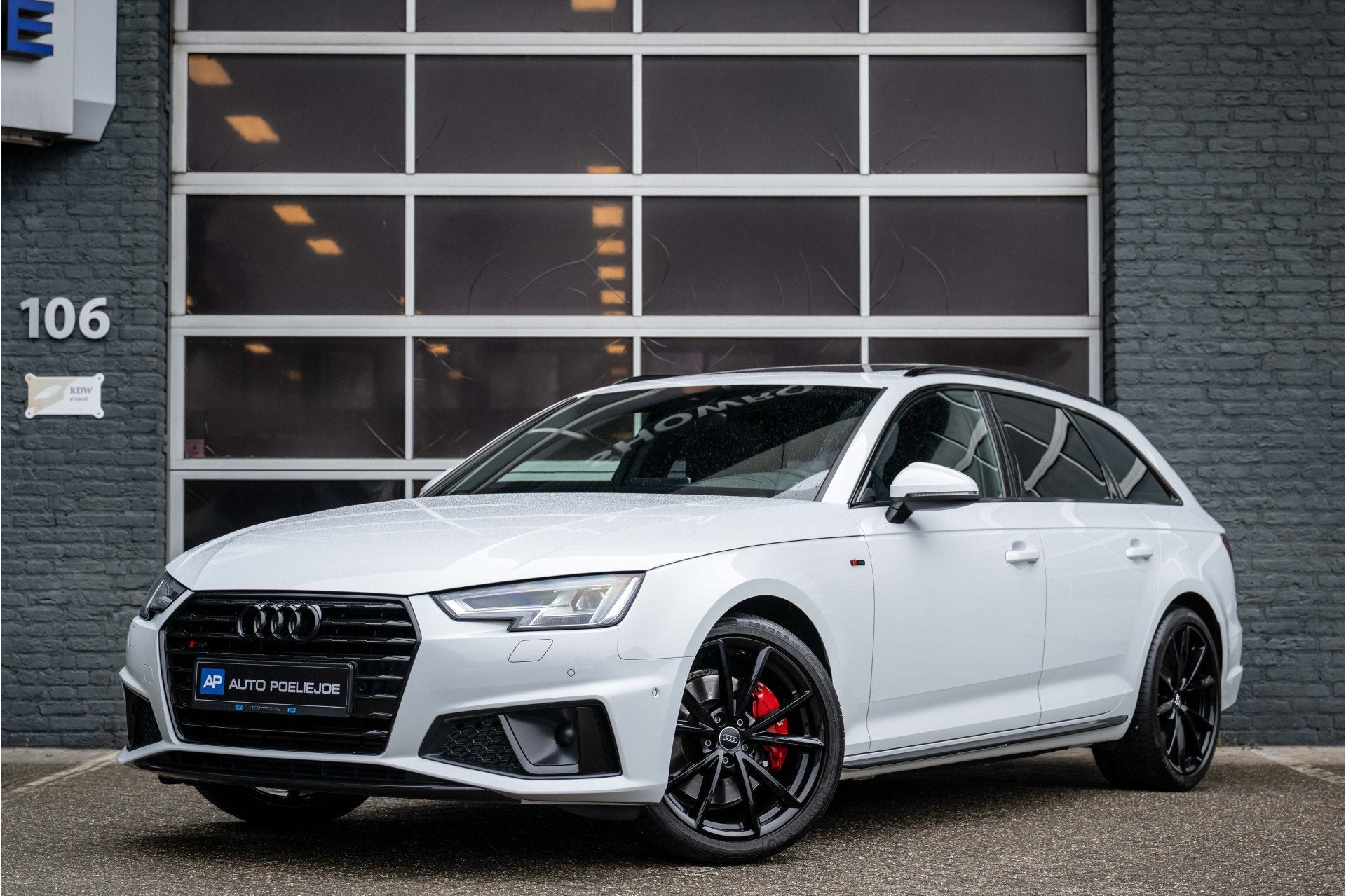 Audi A4 Avant 45 TFSI Sport S line black edition Pano, Leder, 15 km/l, Gebruikt, 4 cilinders, 1984 cc