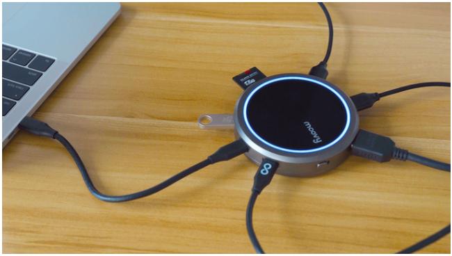 MoovyGo 9 in 1 USB-C Hub + 10W Qi Charger Mac/PC/iPad Pro, Ophalen of Verzenden, Zo goed als nieuw