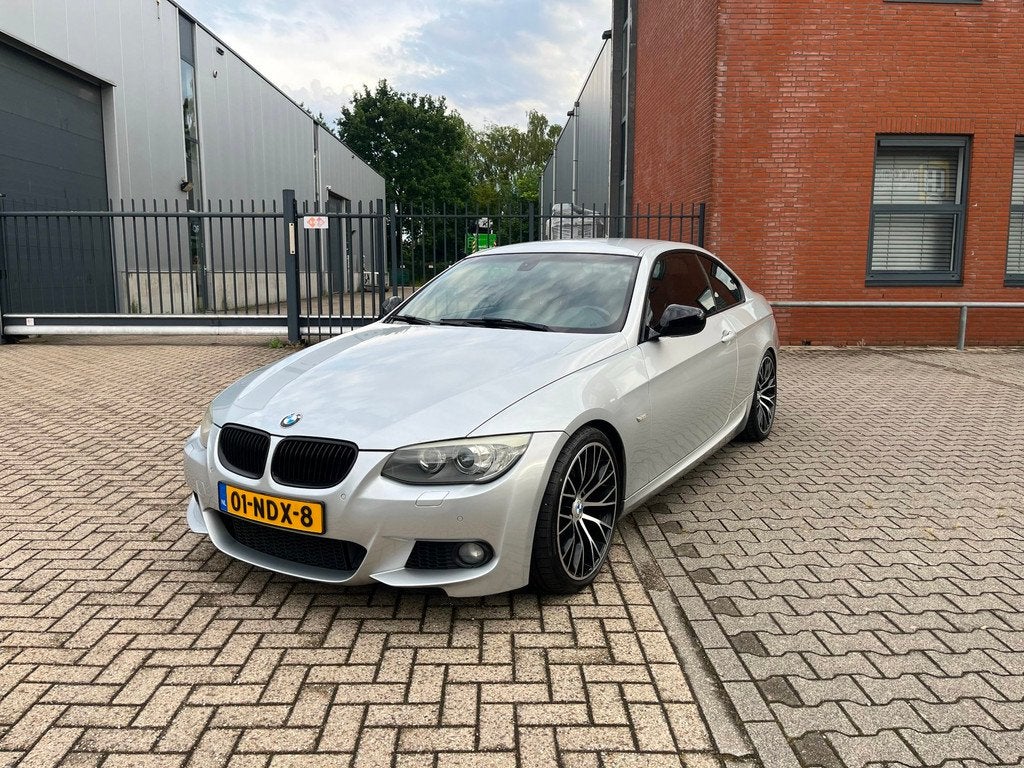 BMW 3-serie Coupé 320i Automaat, Auto's, BMW, Automaat, Euro 5, Zwart, 4 cilinders