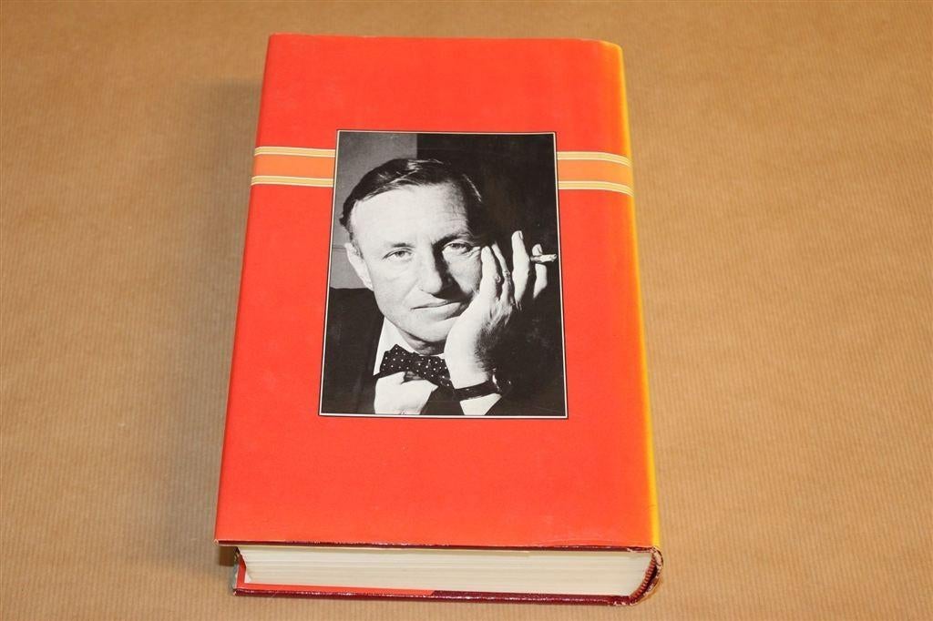 Ian Fleming — 6 James Bond Romans Omnibus 862p, Ophalen of Verzenden, Gelezen