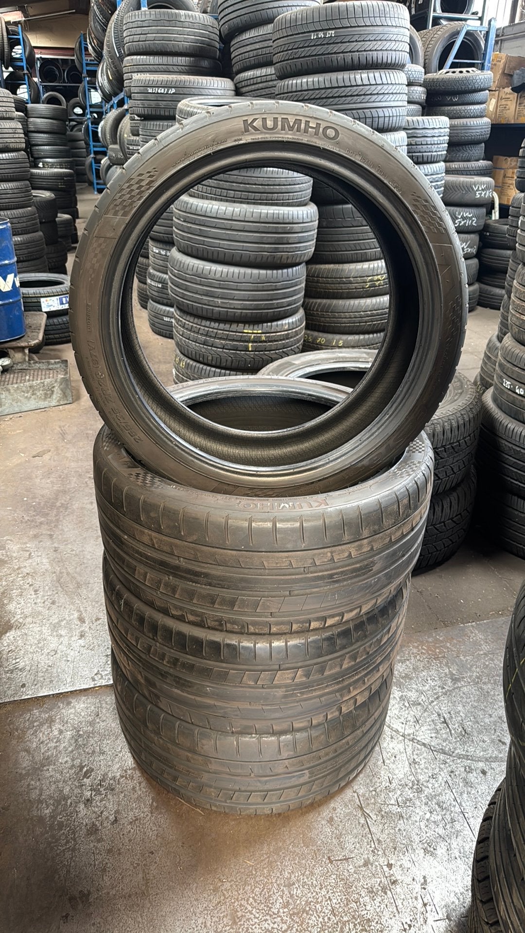 255-35-20 kumho, Ophalen