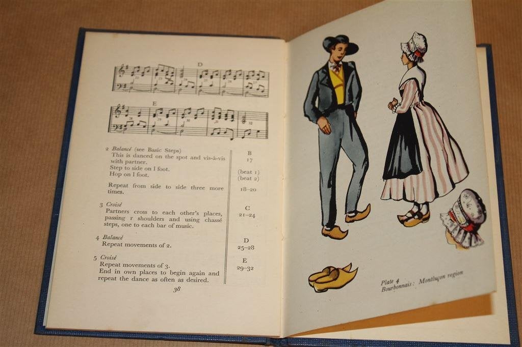Dances of France 1 [1950]. Handboek Europese volksdansen., Boeken, Kunst en Cultuur | Dans en Theater, Ophalen of Verzenden, Gelezen
