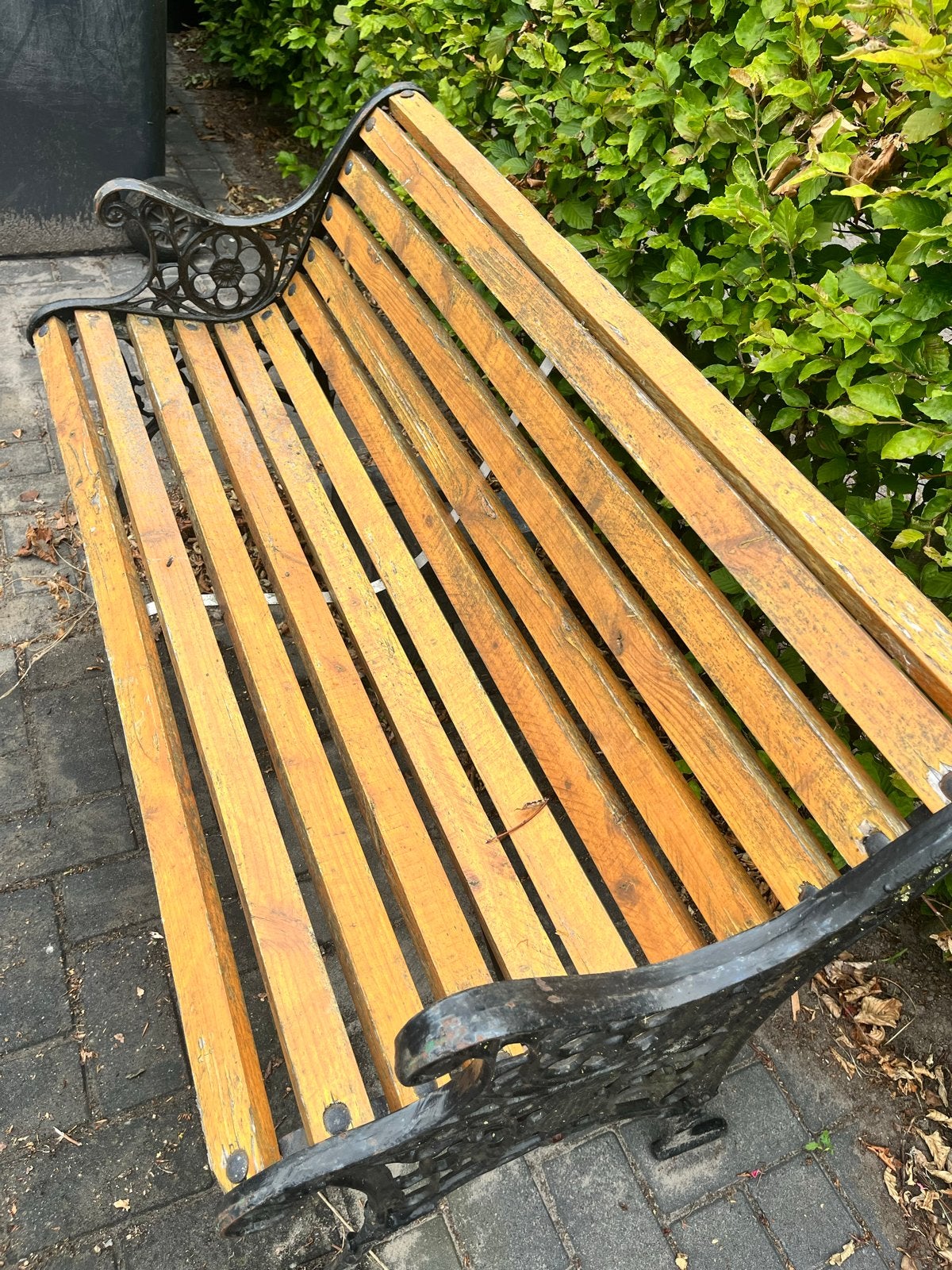 Houten bankje met gietijzeren frame - 124 cm lang, Ophalen, Gebruikt, Hout